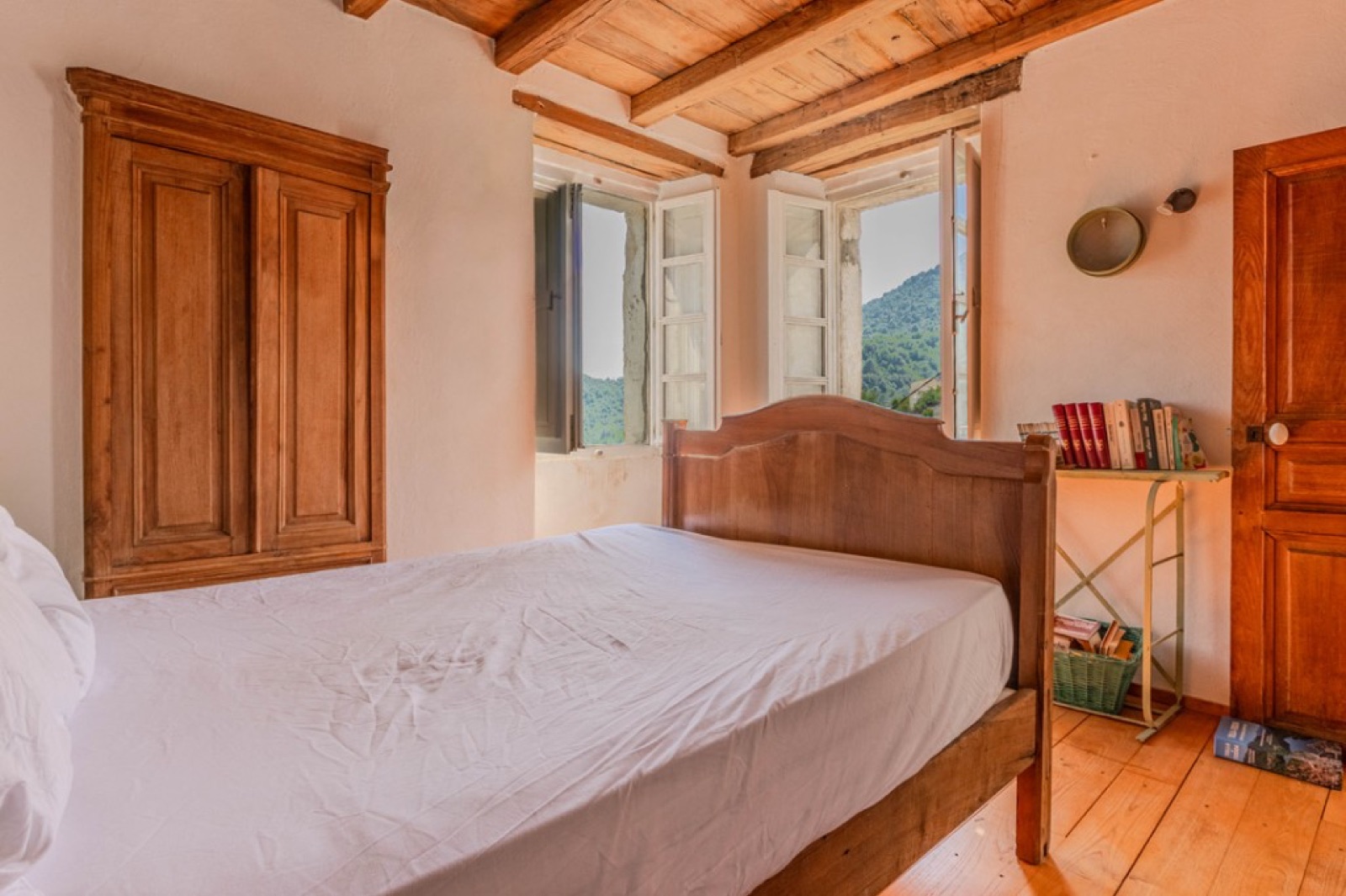 Chambre d'hôtes dans une maison de famille du village