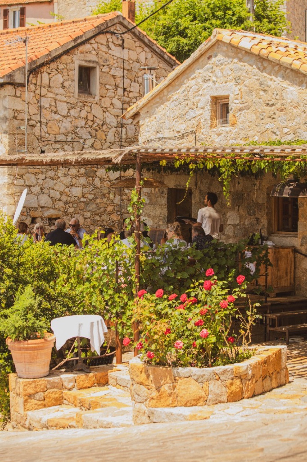 La terrasse au cœur du village